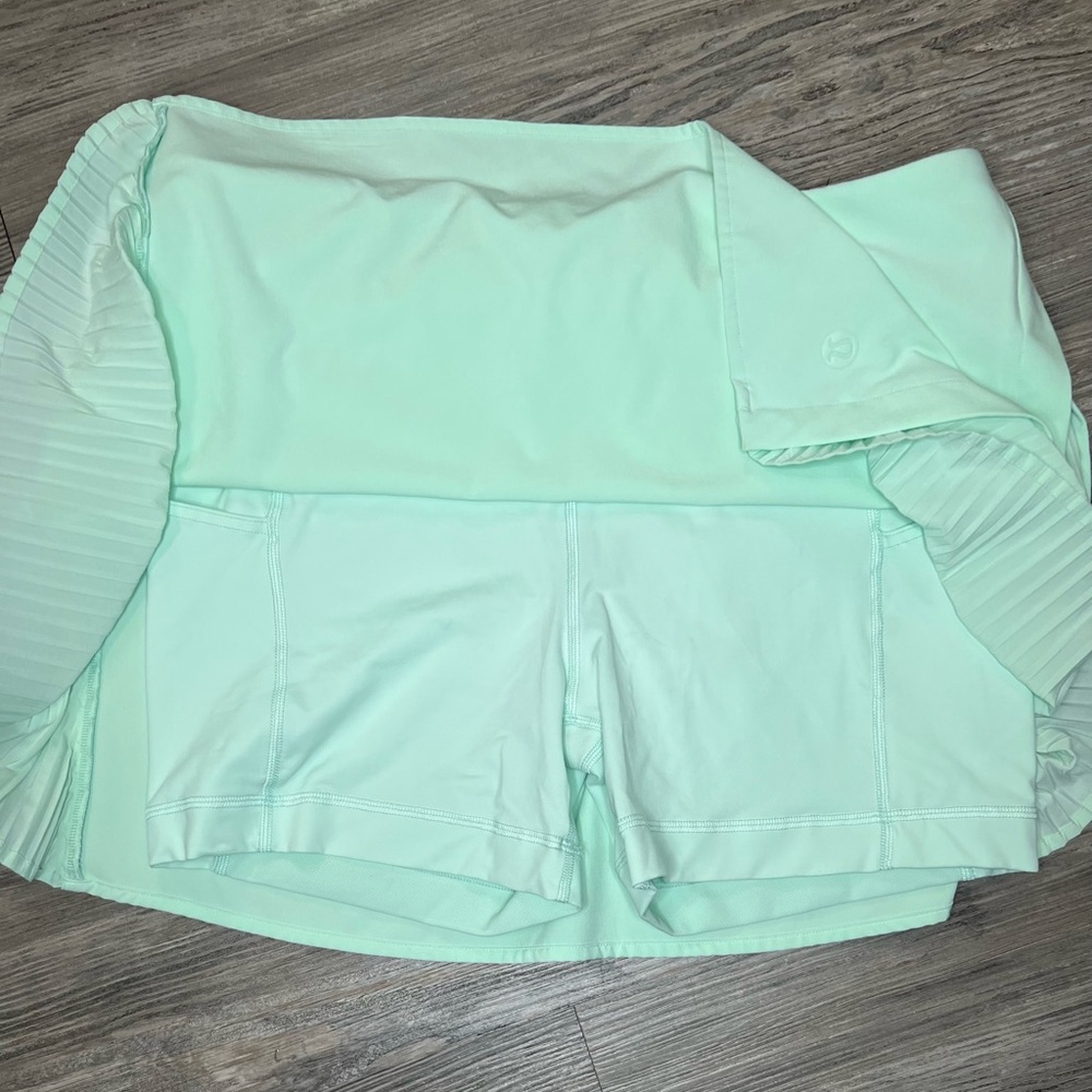 lululemon athletica Asymmetrical Skirt in Light Green - Picture 6 of 9